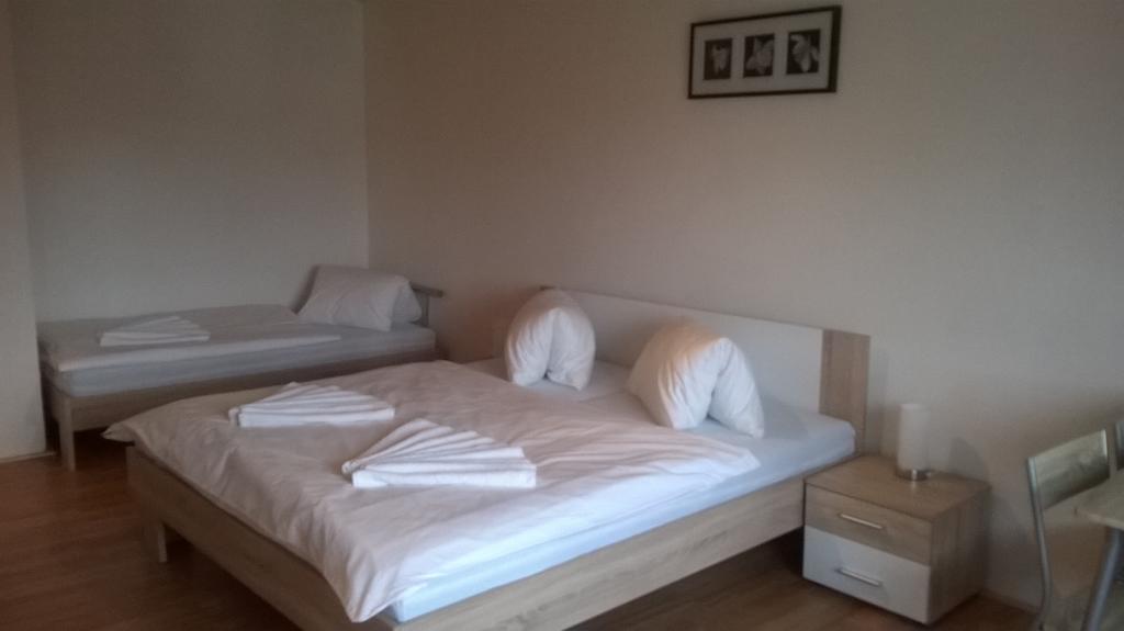 Penzion U Slunce Jaroměř Habitación foto